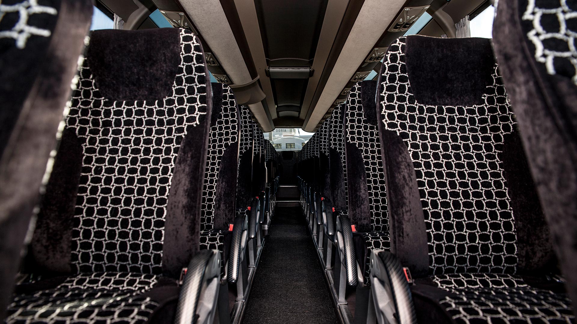 bus coach transfer private taxi trips Italy France NCC noleggio con conducente
