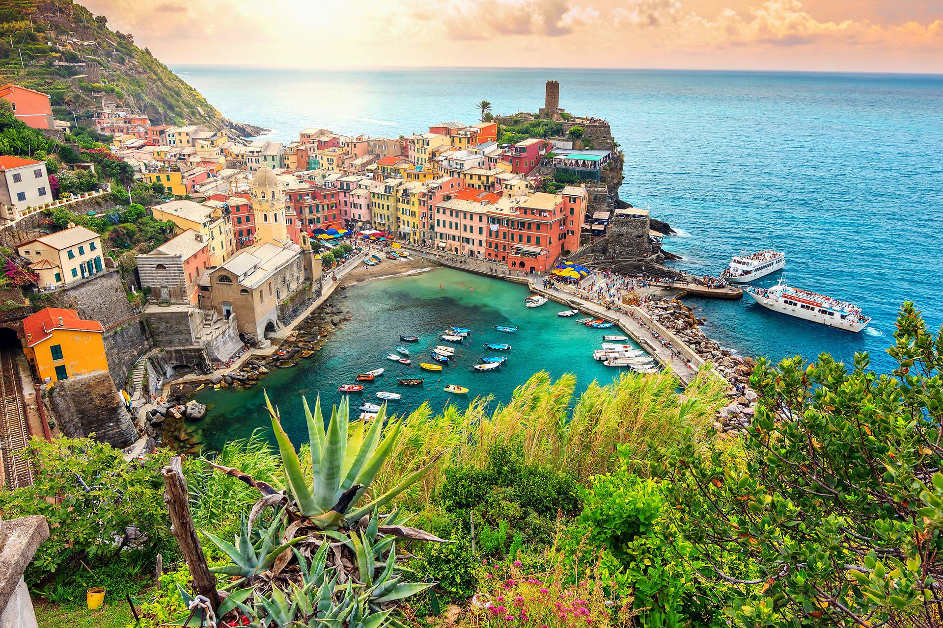 cinque terre transfer private taxi trips Italy France NCC noleggio con conducente