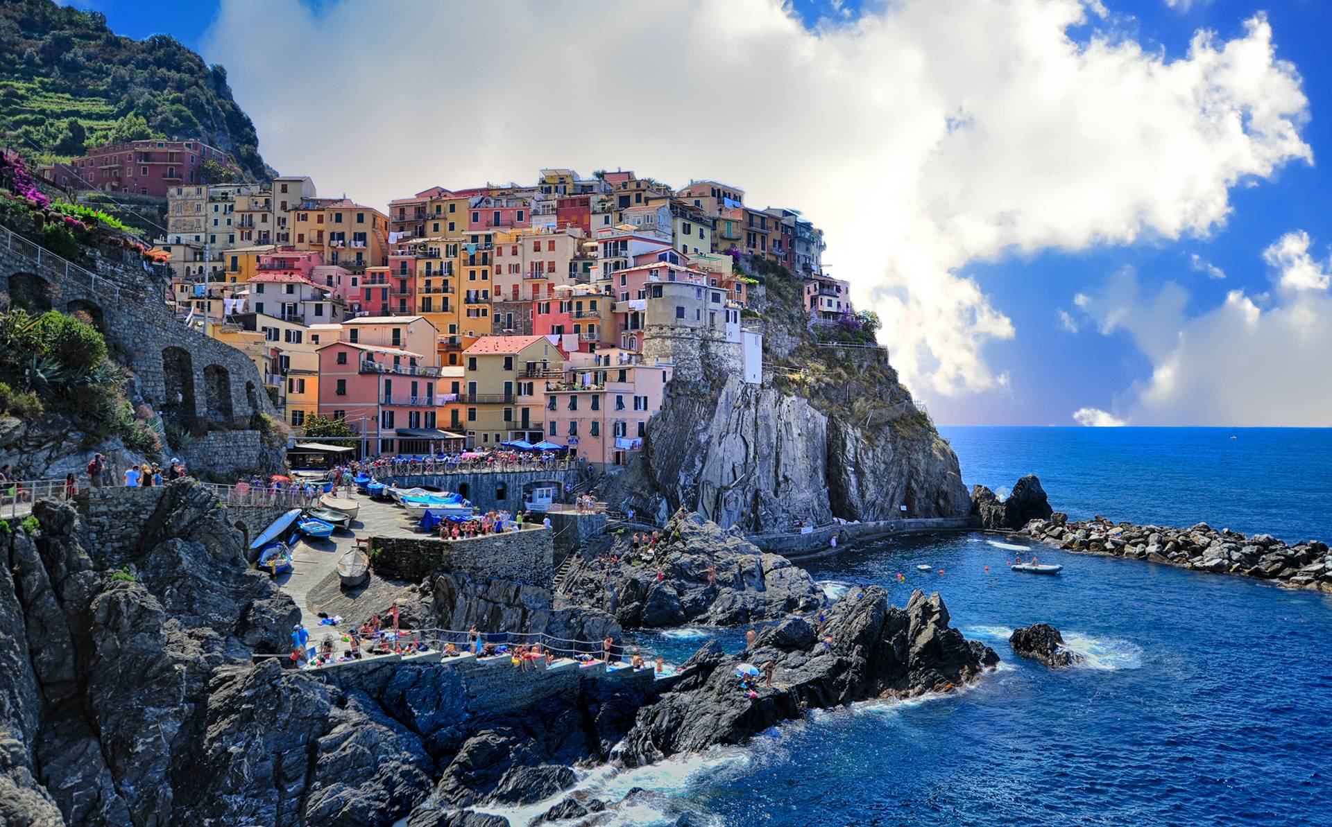 manarola cinque terre transfer private taxi trips Italy France NCC noleggio con conducente